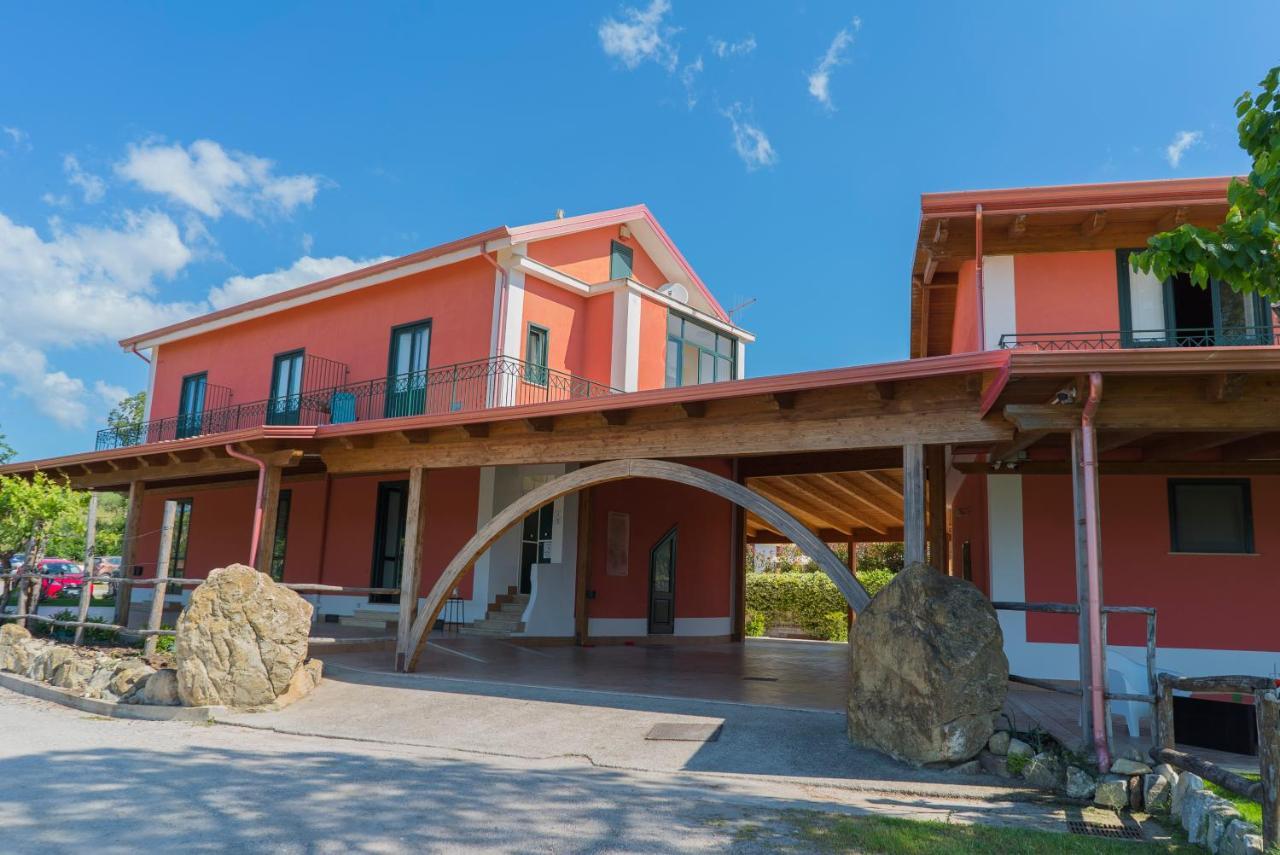 Terra Di Vento Bed & Breakfast Montecorvino Pugliano Exterior foto