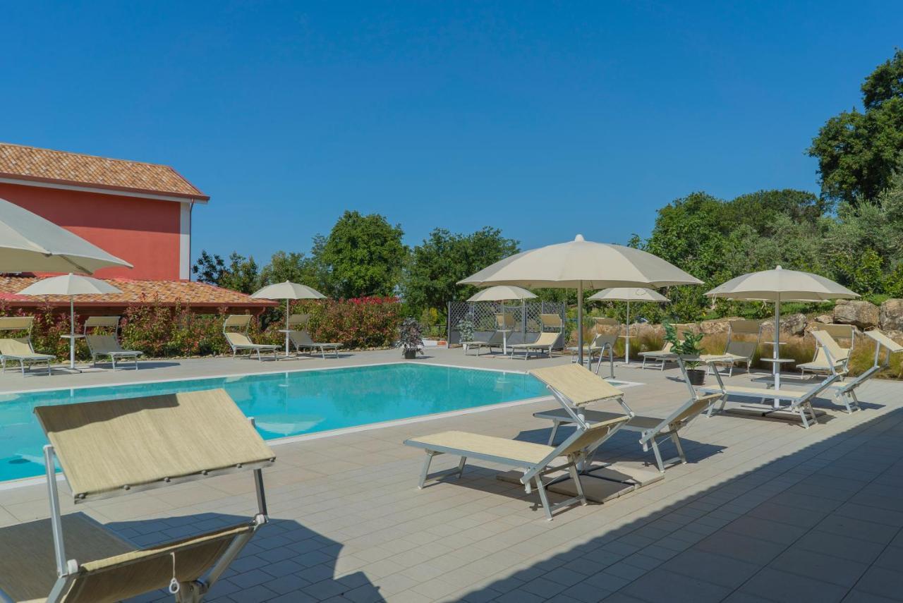Terra Di Vento Bed & Breakfast Montecorvino Pugliano Exterior foto